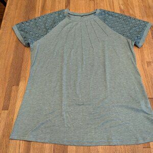 Green Blue XL T-Shirt with Gathers and Crochet Sleeves